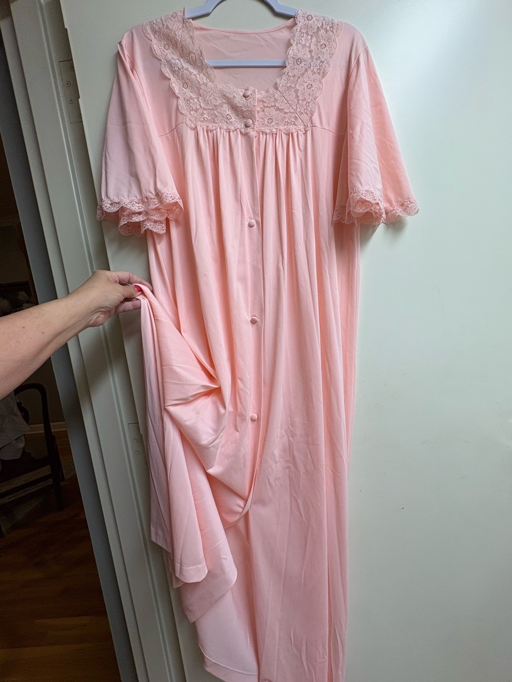 VTG Lorraine Lace-Trim Pink Long Nylon Robe